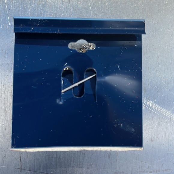 New Crystal ❄️ Snowflake Crystal Pin with large Crystal Center Stone. - Picture 3 of 4